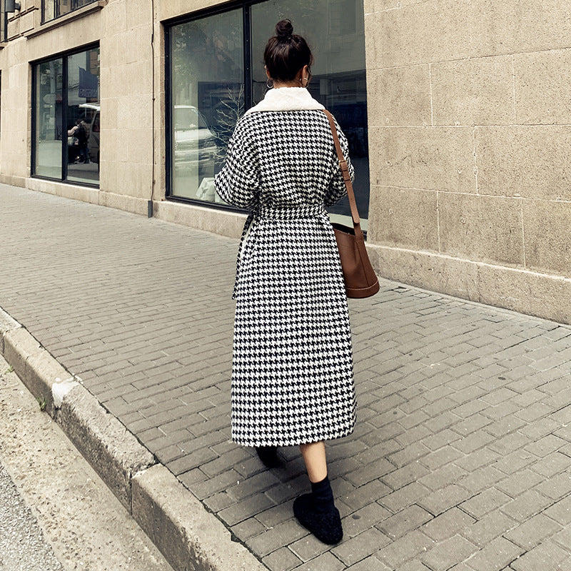 Women's Long Wool Coat with Square Collar for Winter
