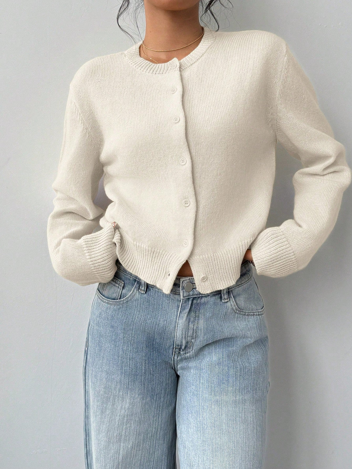 Women's Long Sleeved Knitted Cardigan