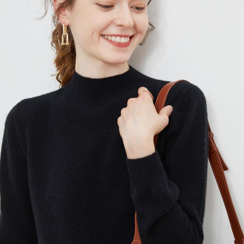 Women's Wool Pullover Sweater with Half-High Neck